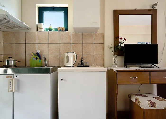 Vardia B * Mikros Gialos